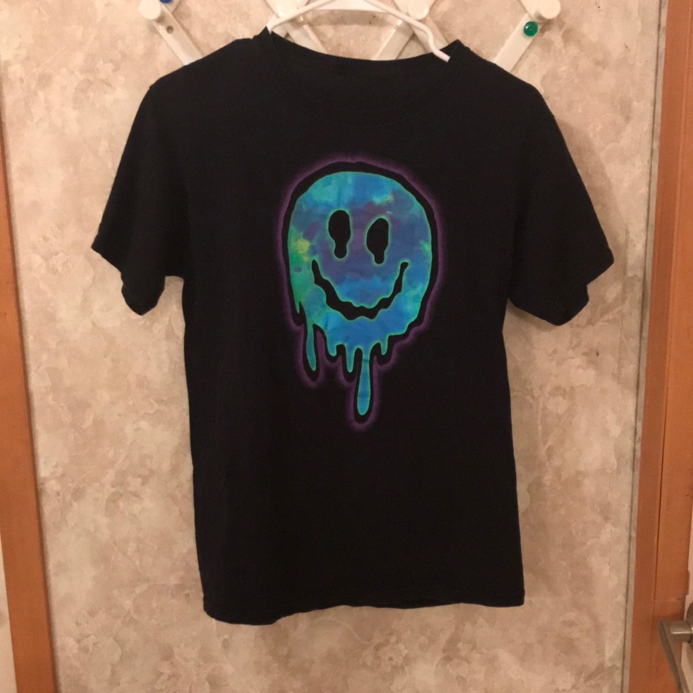 No Boundaries graphic tee. Unisex size S